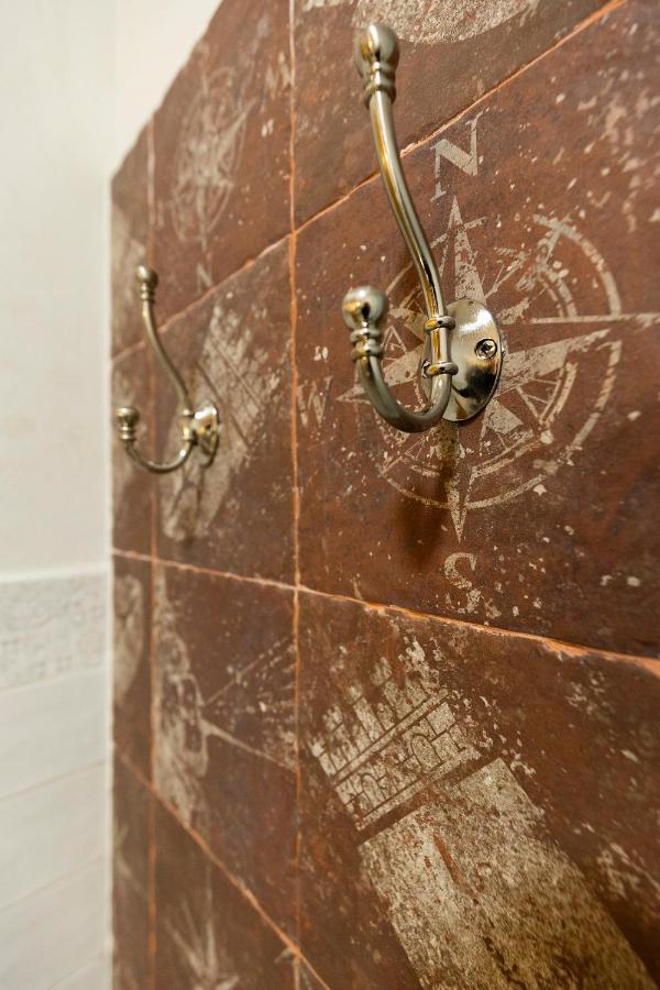 Palazzo Badiale History&Rooms Atella Bagian luar foto