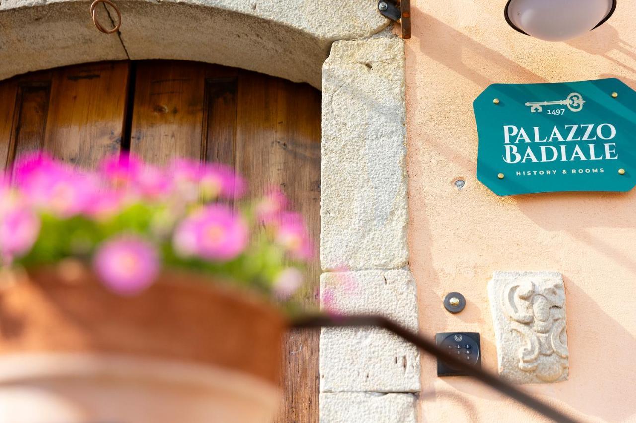 Palazzo Badiale History&Rooms Atella Bagian luar foto