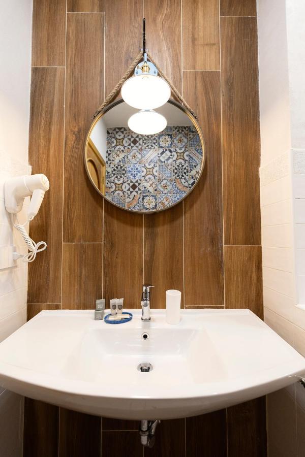 Palazzo Badiale History&Rooms Atella Bagian luar foto